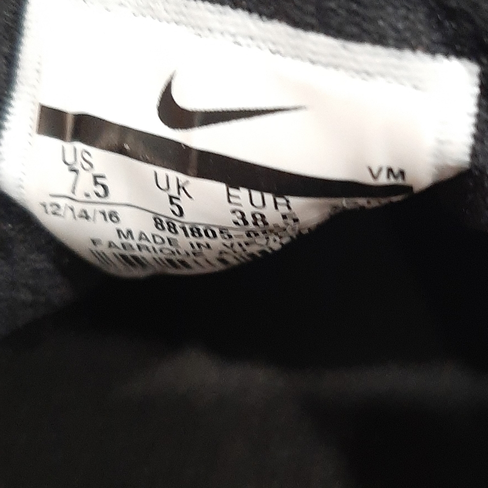 Nike women shoes - Picture 4 of 4